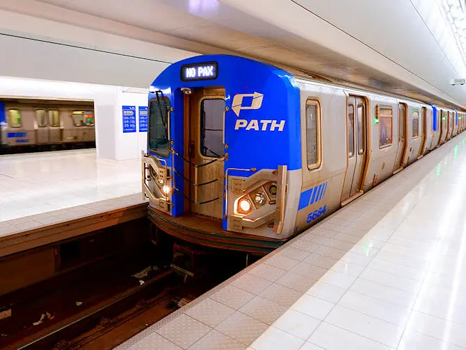 PATH entre New Jersey et Manhattan - Train