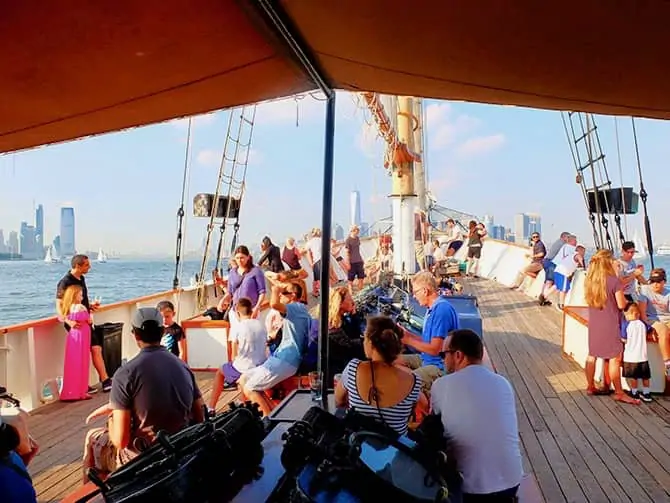 Tour en goélette à New York dégustation de vin ou de bière ou Jazz Sail