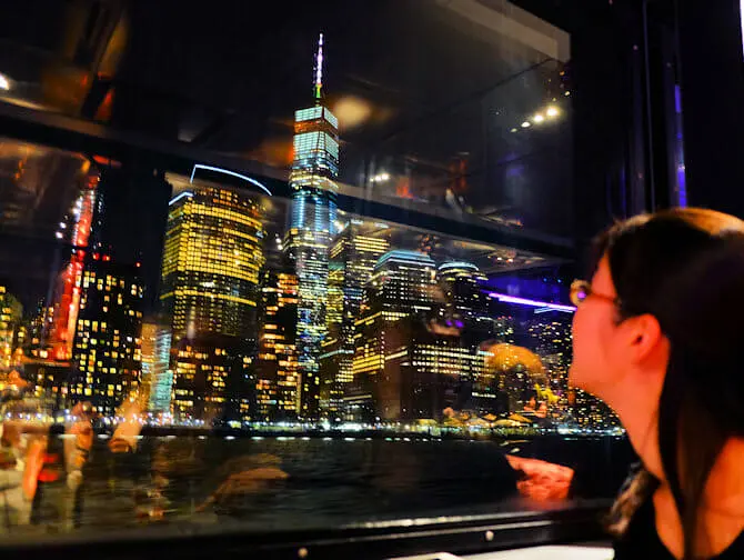 Dîner-croisière avec buffet à volonté à New York - Vue