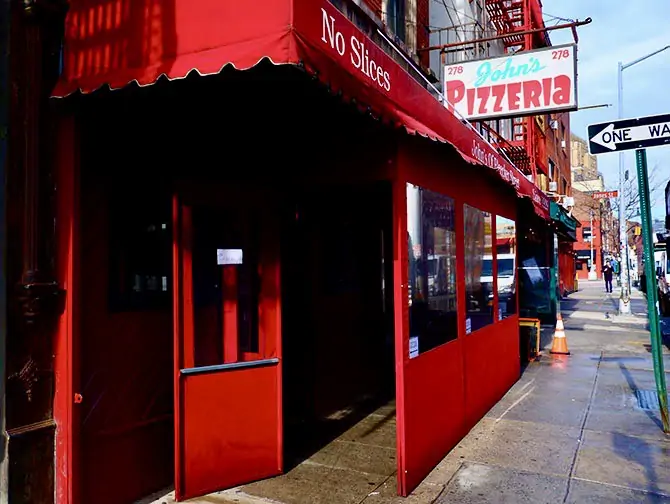 La meilleure pizza de New York - John's Pizzeria sur Bleecker Street