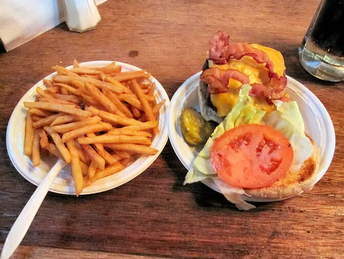 Les meilleurs hamburgers de New York - Burger de chez Corner Bistro
