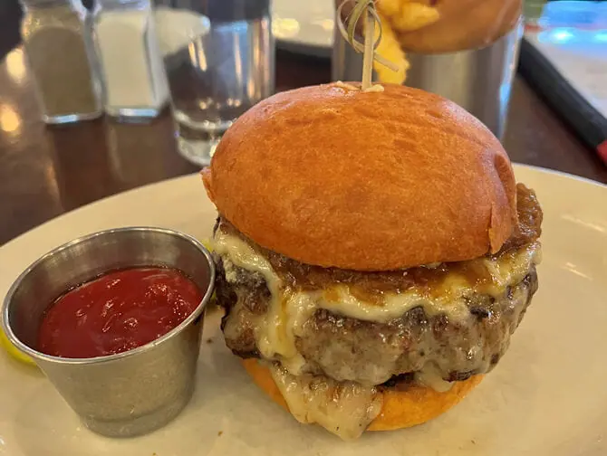 Les meilleurs hamburgers de New York - Burger de chez 5 Napkin Burger