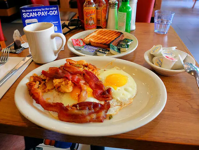 Petit-déjeuner à New York - petit déjeuner westway diner