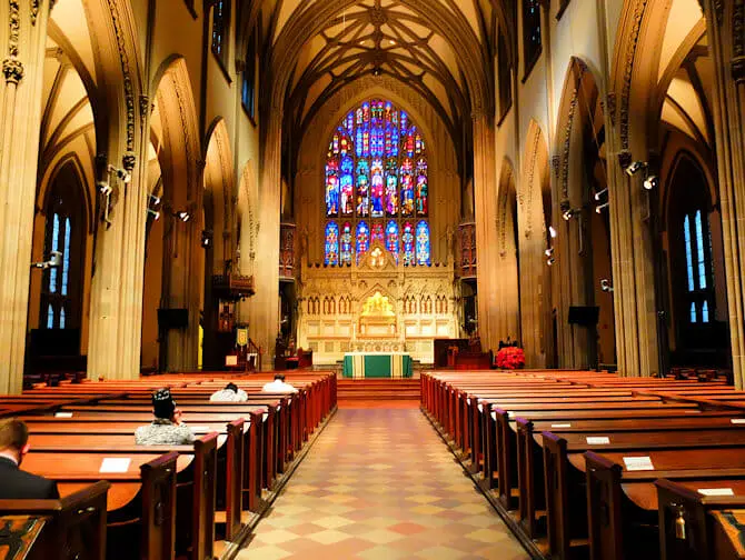 Que faire dans Lower Manhattan et le Financial District - Le Taureau de Wall Street - Trinity Church