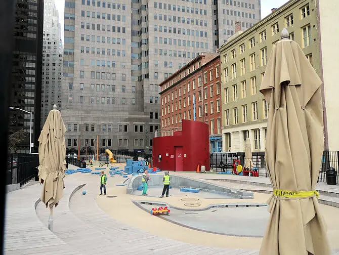 Aires de jeux à New York - South Street Seaport Playground