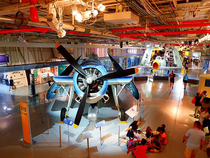 Intrepid Museum à New York - Intérieur du musée