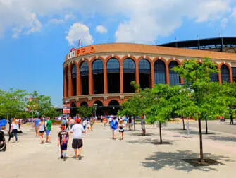 Télécharger Logo Doré Des Mets De New York, 4k, Fond De Pierre Bleue Mlb %c3%a9quipe Am%c3%a9ricaine De Baseball 43499