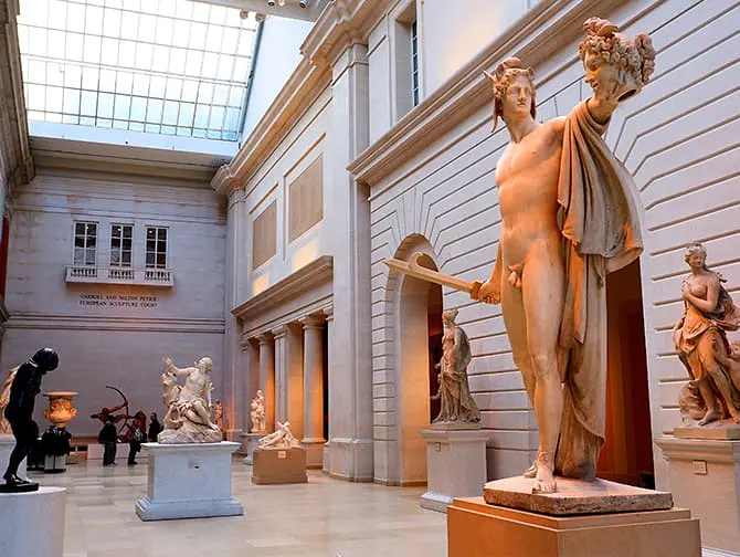 Metropolitan Museum of Art a New York - Aile