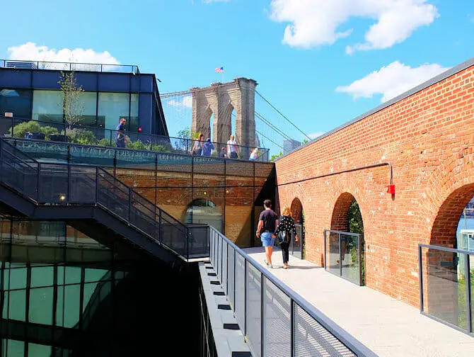 Brooklyn Bridge Park à New York - Toit de l'Empire Stores
