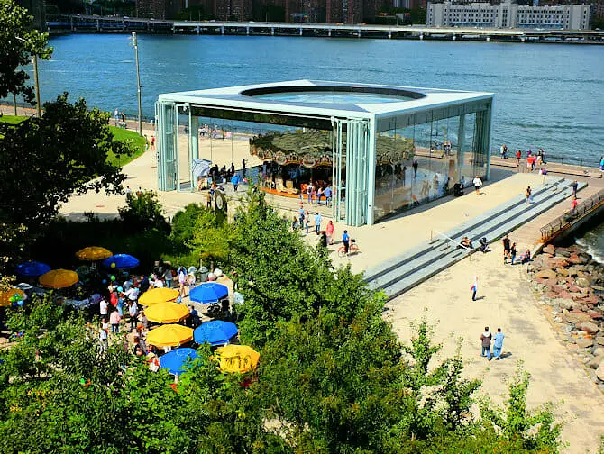 Brooklyn Bridge Park à New York - Jane's Carousel