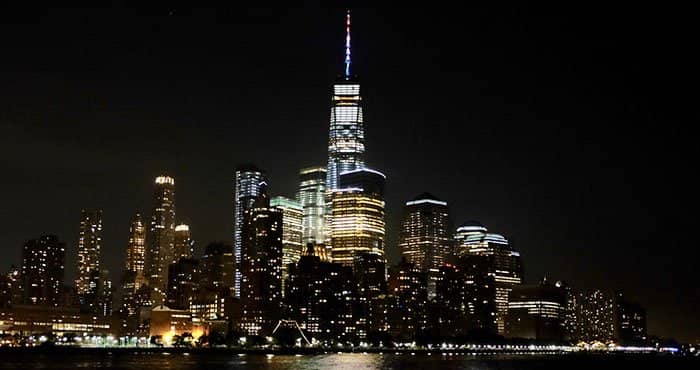 Nice New York Temps De Vol Vol de nuit en hélicoptère et croisière à New York - NewYorkCity.fr