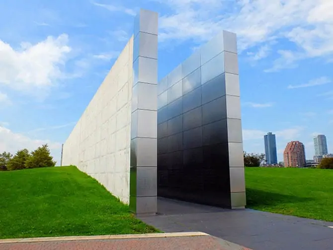 Empty Sky Memorial Dans Le New Jersey Newyorkcity Fr