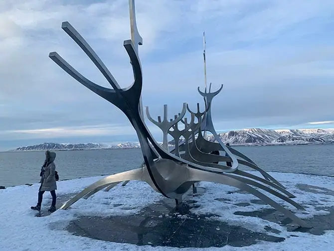 Vol à New York avec escale en Islande - Solfar