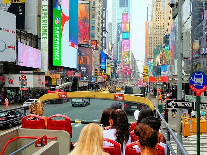 La différence entre le New York Sightseeing Day Pass et le New York Pass- Bus Hop on Hop off