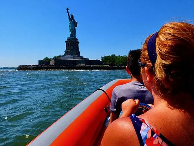 High Speed Boat Tour à New York