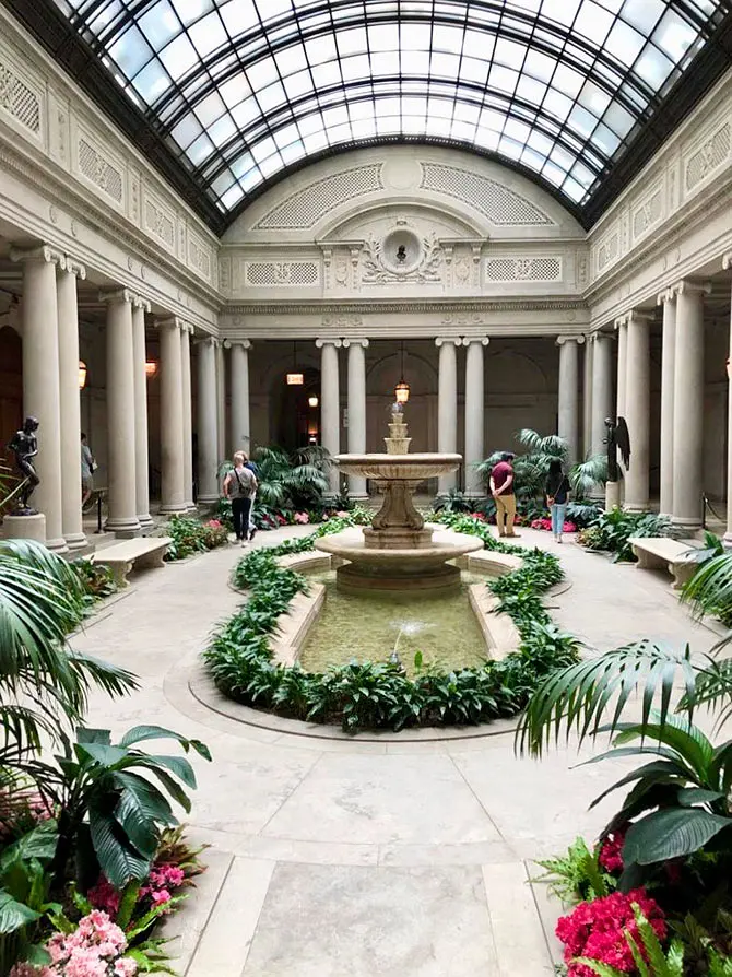 The Frick Museum à New York - Cours intérieure