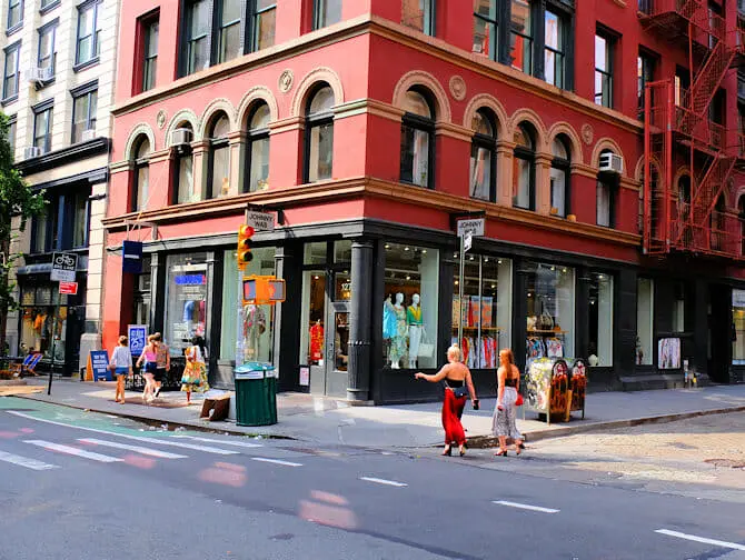 Shopping à SoHo Johnny Was