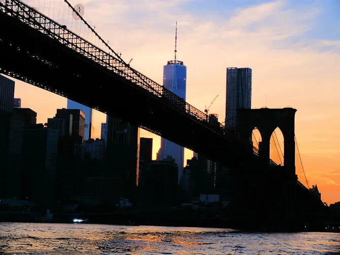 Tour en Bateau : Twilight Boat Tour Brooklyn Bridge