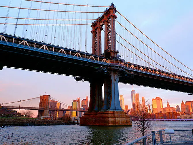 Manhattan Bridge à New York - Coucher de Soleil