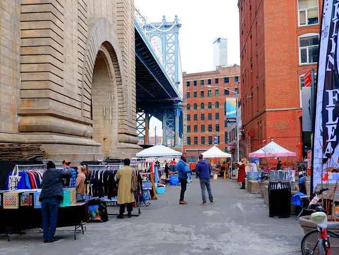 Dumbo Flea Market à Brooklyn