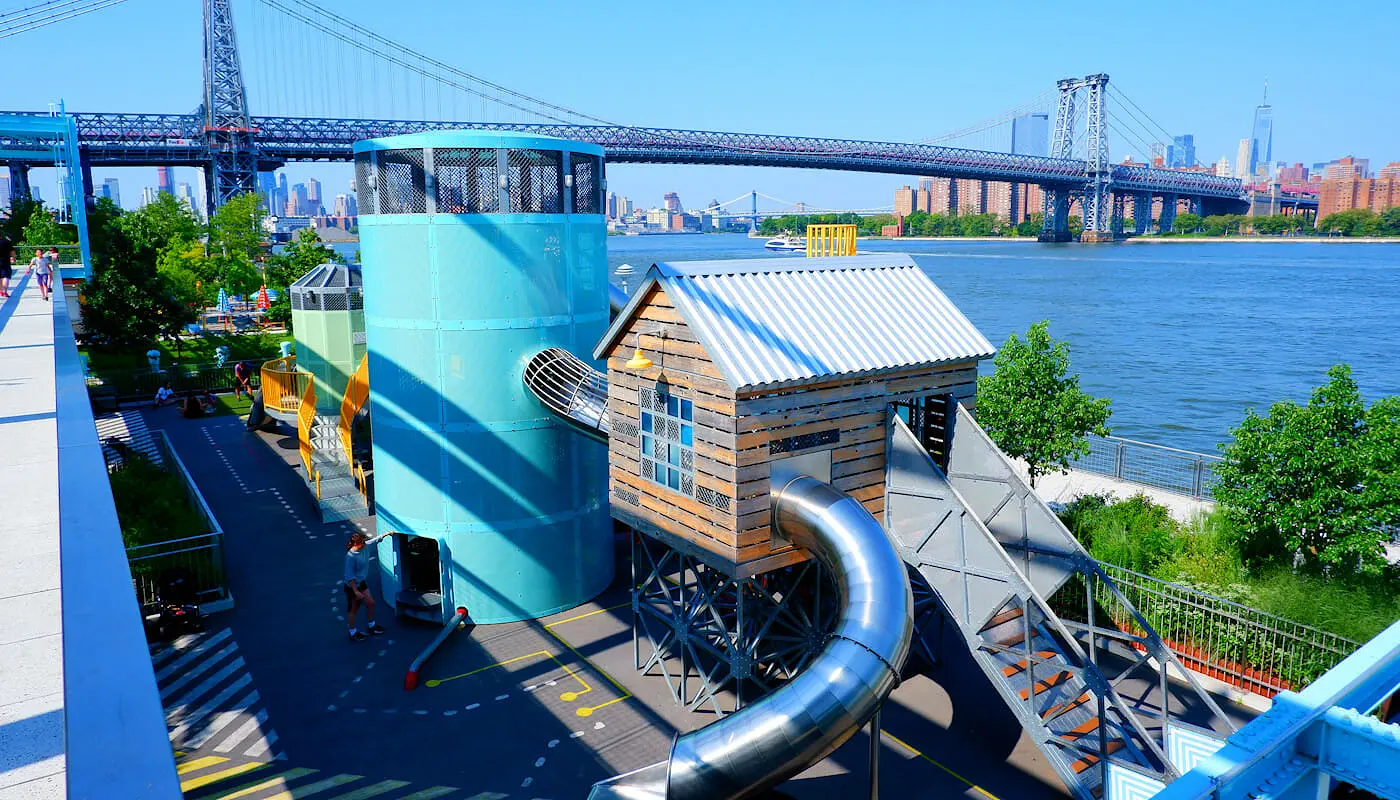 Aires de jeux à New York - Domino Park