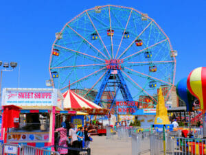 Deno’s Wonder Wheel Amusement Park a Coney Island Ferris Wheel