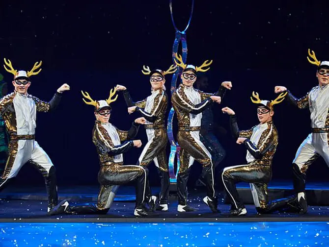 Twas the Night Before par le Cirque du Soleil Renne