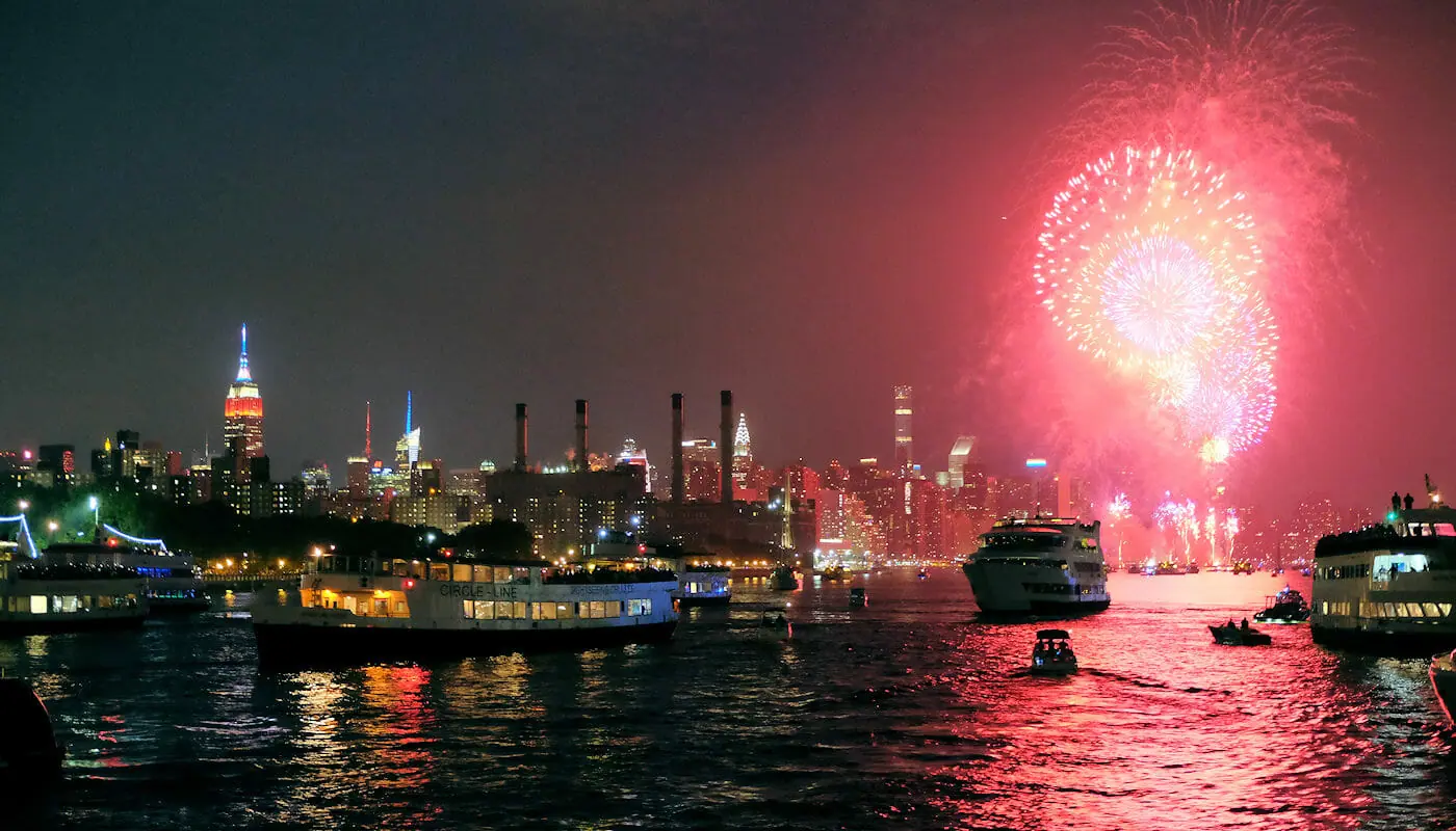 Croisières du 4 juillet 2024 à New York - Feux d’artifice