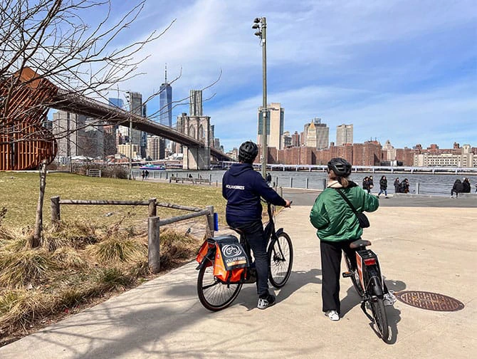 Visite &agrave; v&eacute;lo en fran&ccedil;ais &agrave; New York - Skyline