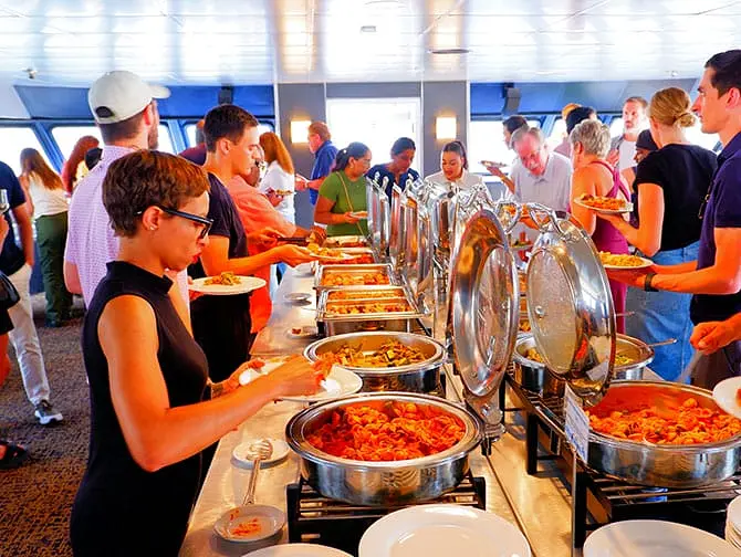 Dîner-croisière à New York avec buffet - Dîner