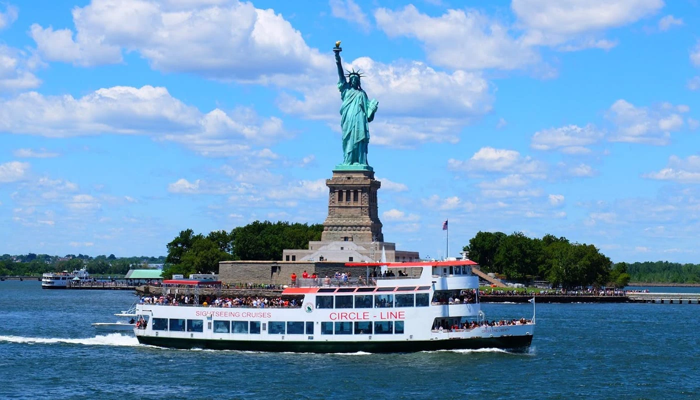 Que Faire a New York : les visites incontournables - Tour en bateau