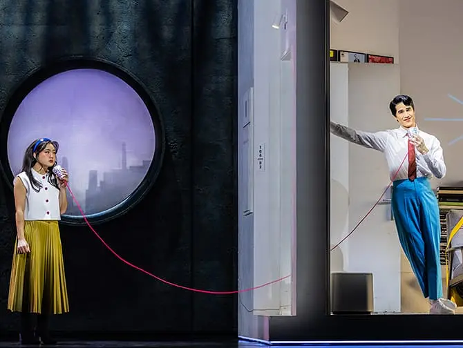 Billets pour Maybe Happy Ending à Broadway - Robot