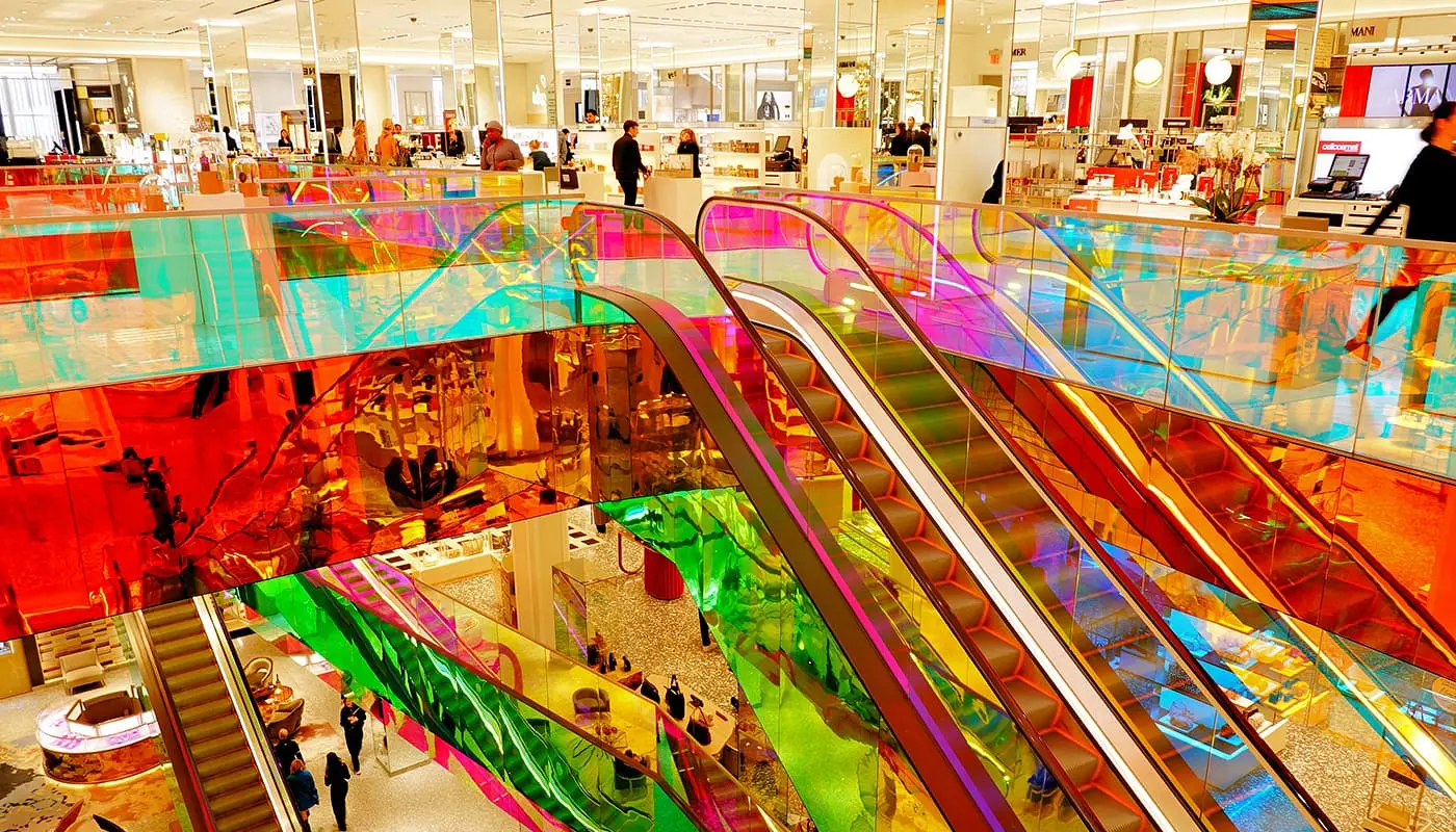 Shopping sur la Fifth Avenue à New York - Saks Fifth Avenue