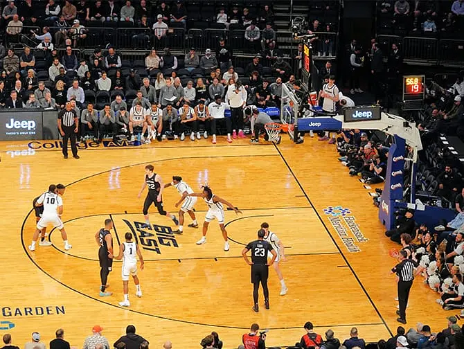 Basket universitaire à New York