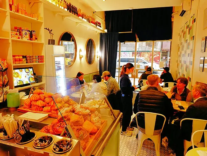 Petit-déjeuner à New York – La Parisienne