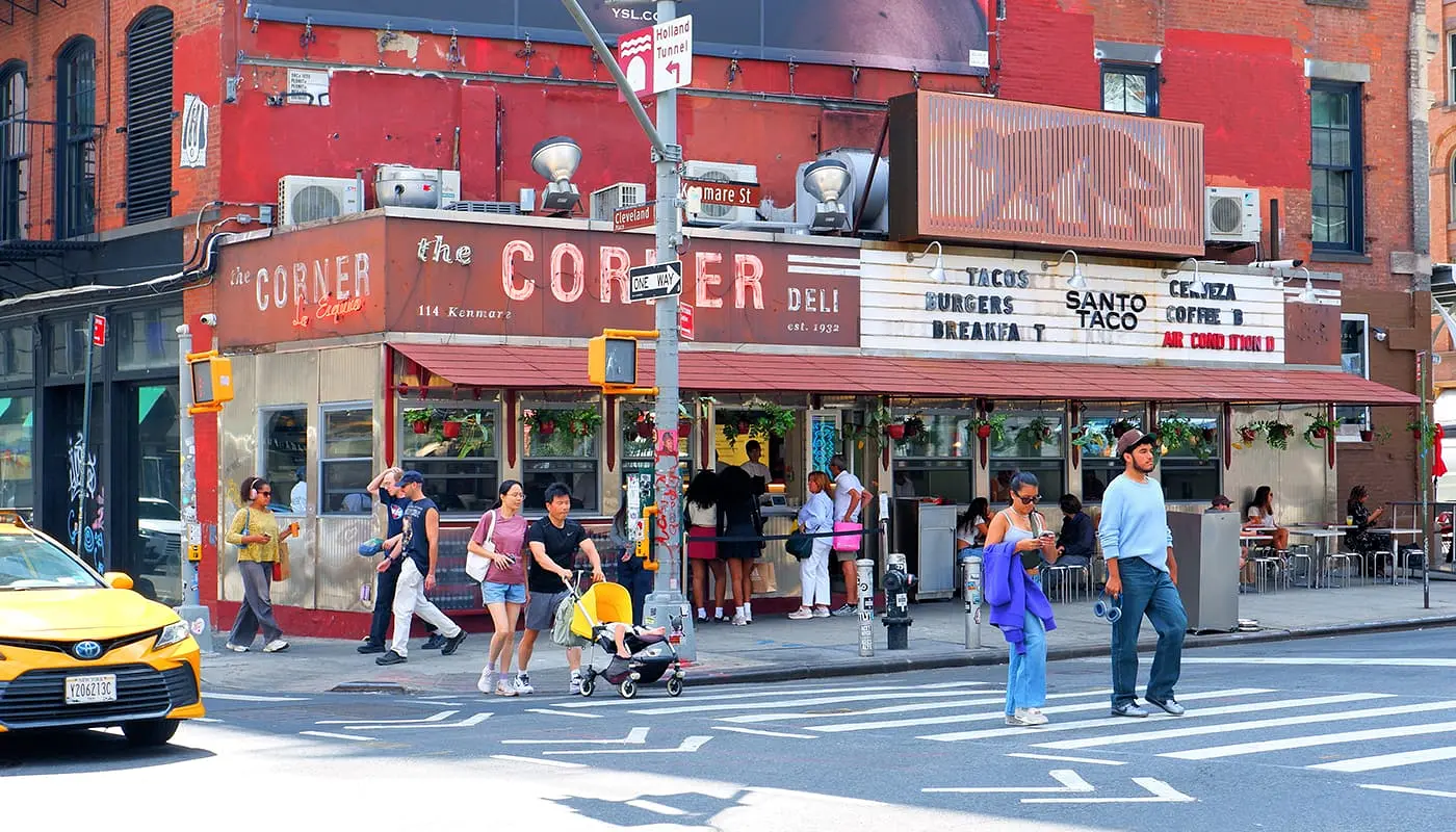 Les New Yorkais - La vie locale