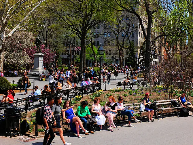 Washington Square Park à New York - Cœur de l'Université de New York