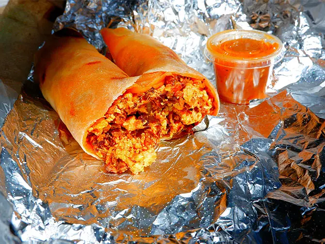 Petit-déjeuner à New York - Burritos pour le petit-déjeuner chez Los Tacos No. 1