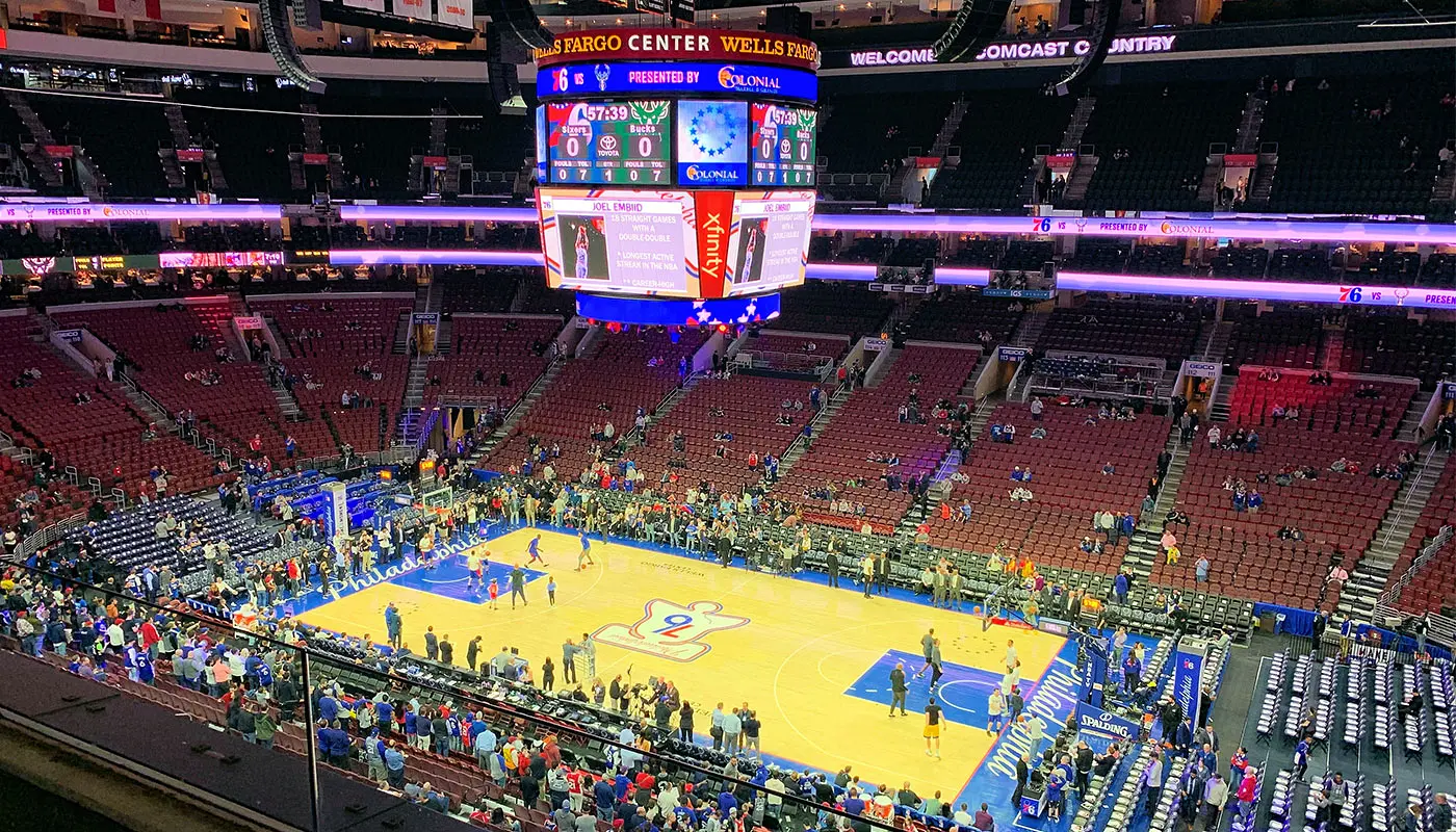 Billets pour les Philadelphia 76ers - Le terrain de basket à la Xfinity Mobile Arena